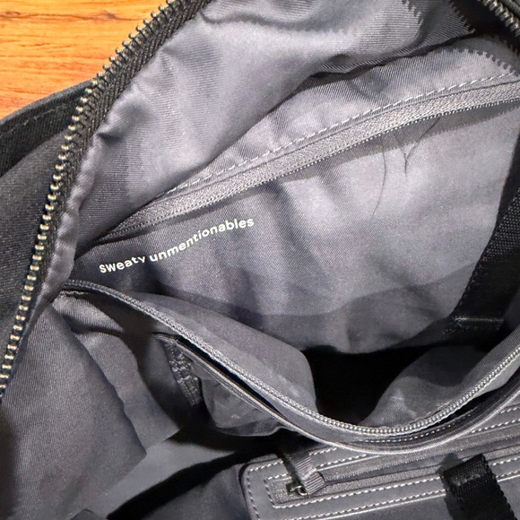 Lululemon Go Getter Bag - Picture 5 of 16